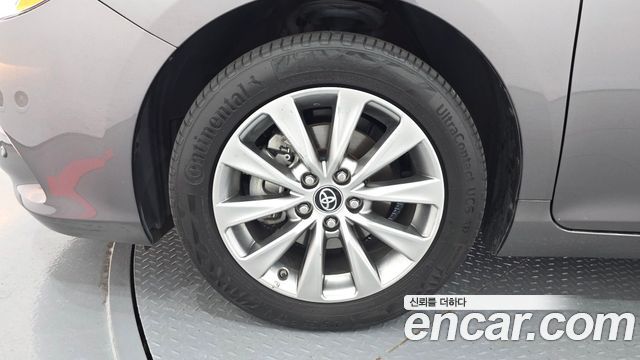 Toyota Camry 2017 — photo 5