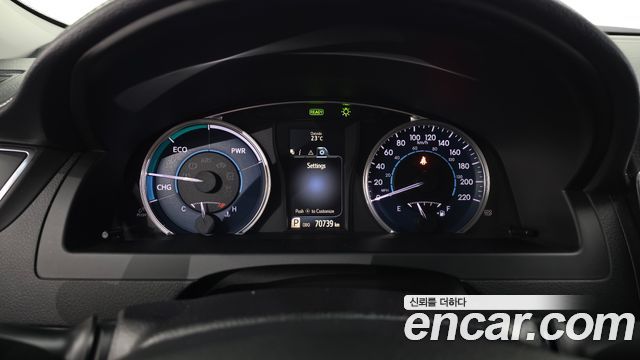 Toyota Camry 2017 — photo 8