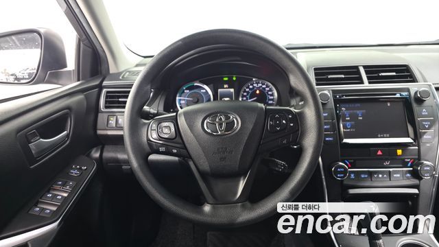 Toyota Camry 2017 — photo 12