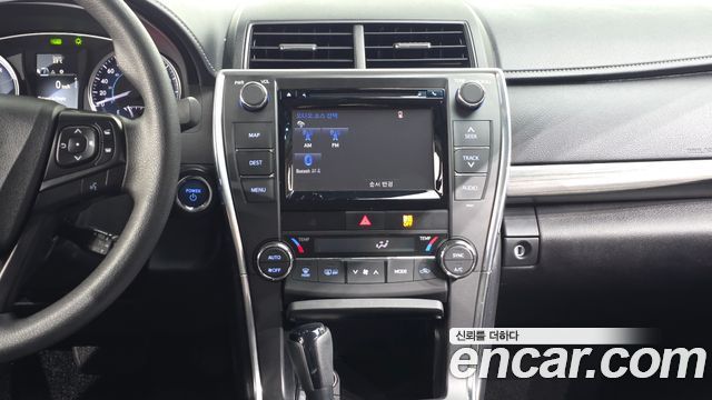 Toyota Camry 2017 — photo 13