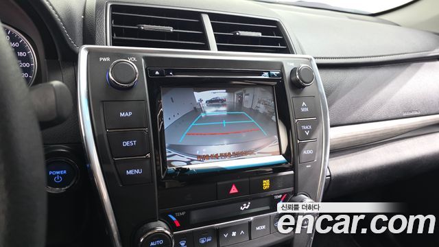 Toyota Camry 2017 — photo 14