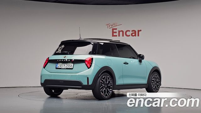 Mini Cooper 2025 — photo 2