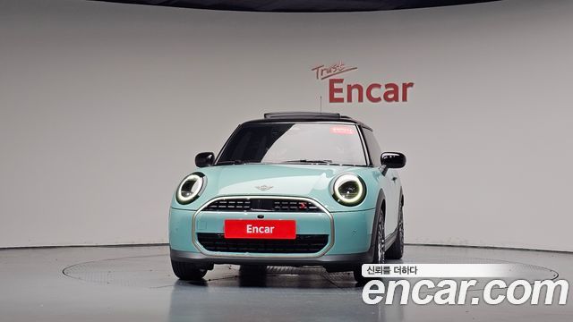 Mini Cooper 2025 — photo 3