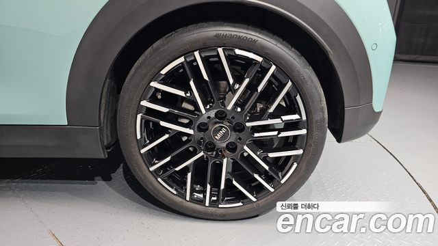 Mini Cooper 2025 — photo 7