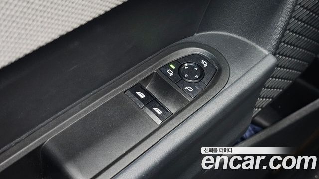 Mini Cooper 2025 — photo 32