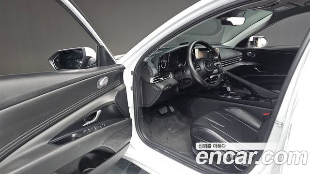 Hyundai AVANTE 2023 — photo 13