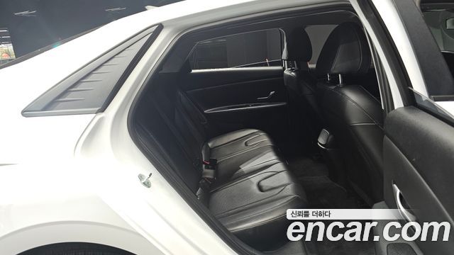 Hyundai AVANTE 2023 — photo 17