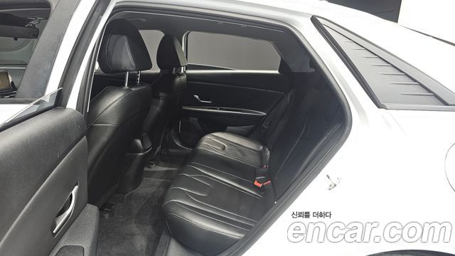 Hyundai AVANTE 2023 — photo 18