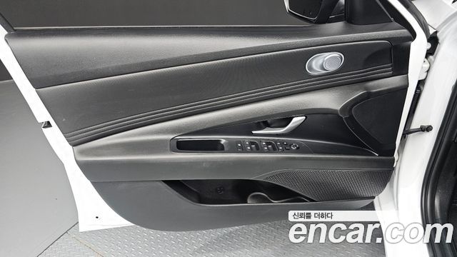 Hyundai AVANTE 2023 — photo 14