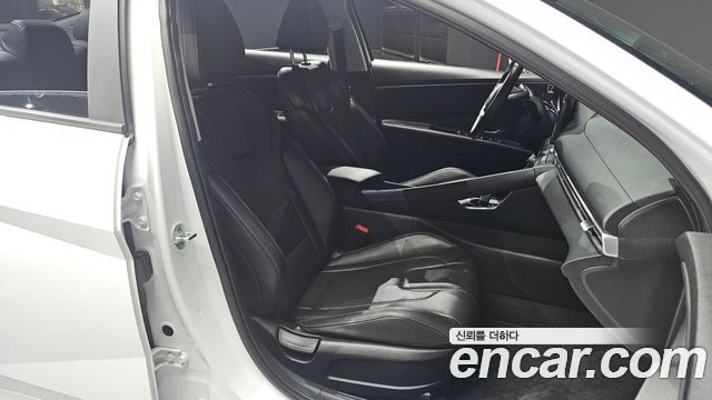 Hyundai AVANTE 2023 — photo 16