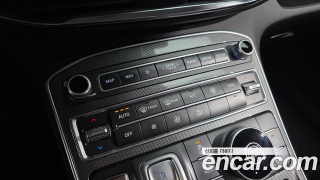 Hyundai Santafe 2022 — photo 31