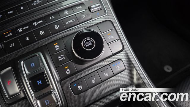 Hyundai Santafe 2022 — photo 32