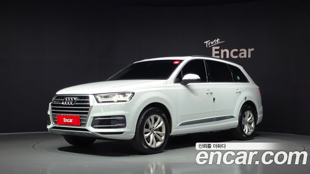 Audi Q7 2019 — photo 1