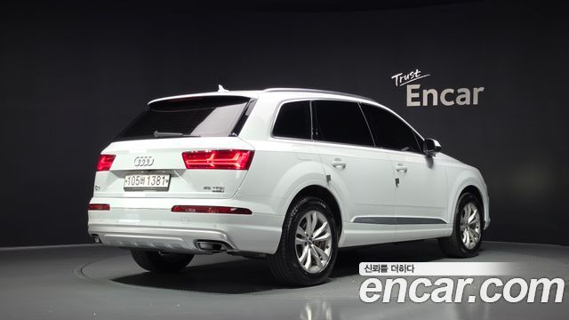 Audi Q7 2019 — photo 2