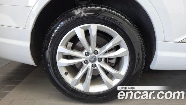 Audi Q7 2019 — photo 5