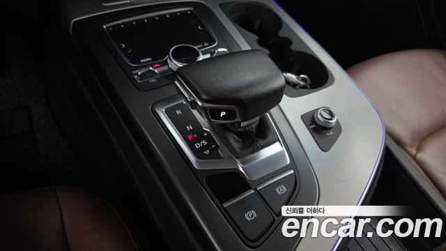 Audi Q7 2019 — photo 12