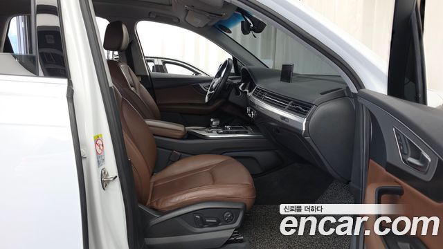 Audi Q7 2019 — photo 17