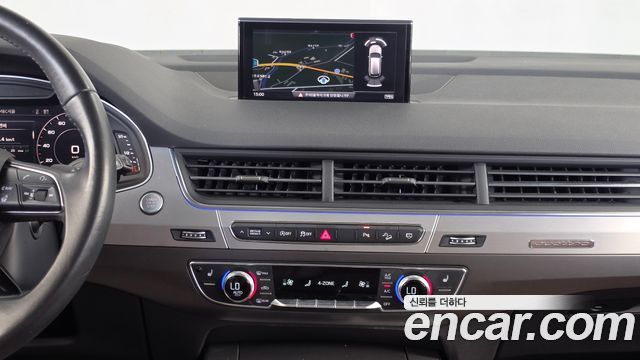Audi Q7 2019 — photo 20