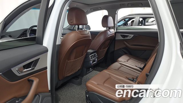 Audi Q7 2019 — photo 16