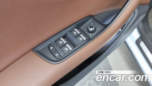 Audi Q7 2019 — photo 30