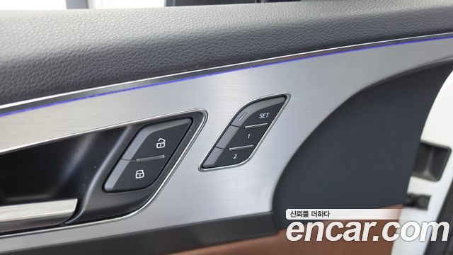 Audi Q7 2019 — photo 33