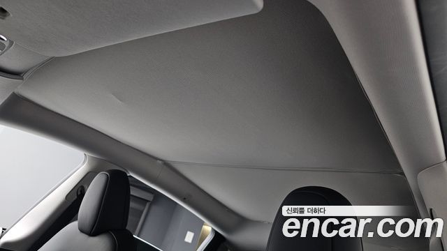 Tesla Model Y 2025 — photo 19