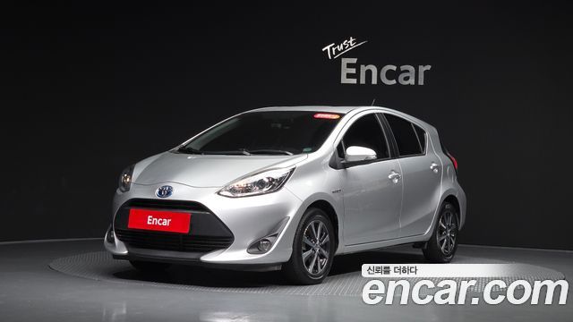 Toyota Prius 2018 — photo 31
