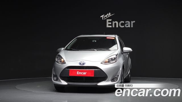 Toyota Prius 2018 — photo 3