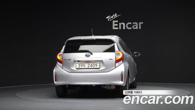 Toyota Prius 2018 — photo 4