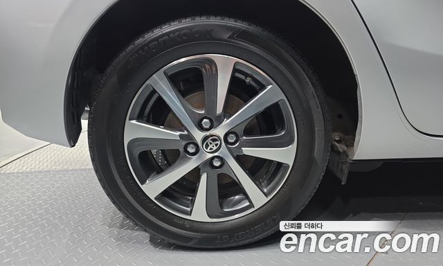 Toyota Prius 2018 — photo 5