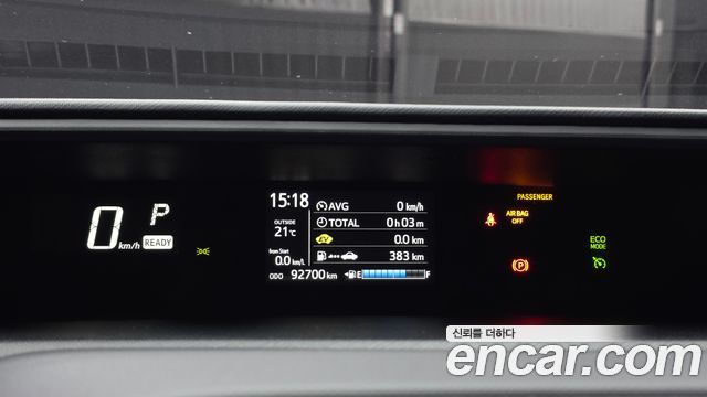 Toyota Prius 2018 — photo 11