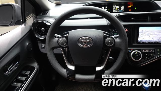 Toyota Prius 2018 — photo 19
