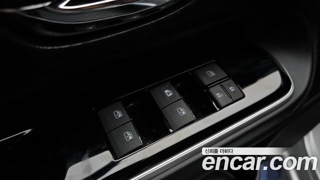 Toyota Prius 2018 — photo 25