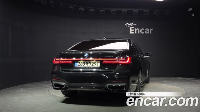 BMW 7-Series 2022 — photo 4