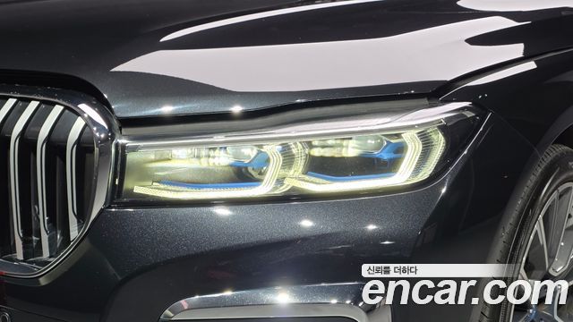 BMW 7-Series 2022 — photo 8