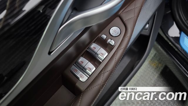 BMW 7-Series 2022 — photo 29