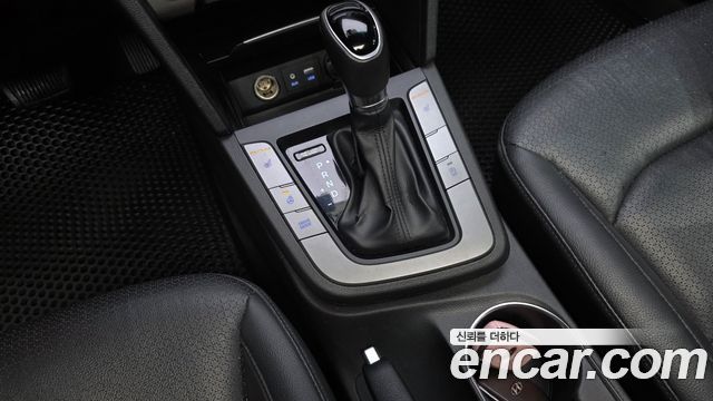 Hyundai AVANTE 2016 — photo 9