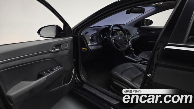 Hyundai AVANTE 2016 — photo 10