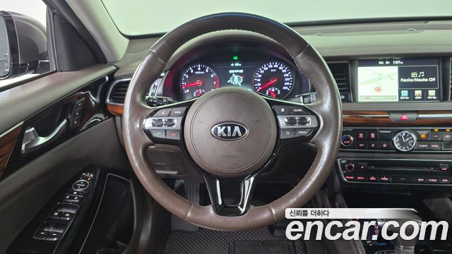 Kia K7 2016 — photo 14