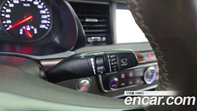 Kia K7 2016 — photo 18