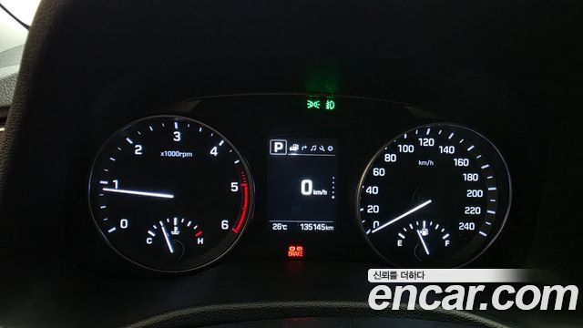 Hyundai AVANTE 2016 — photo 11