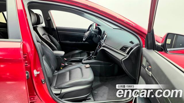 Hyundai AVANTE 2016 — photo 13