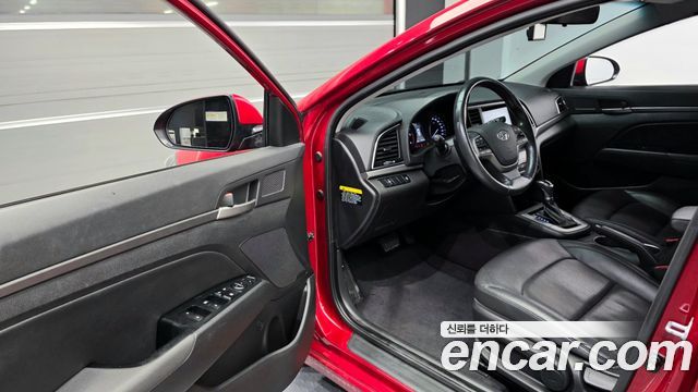 Hyundai AVANTE 2016 — photo 17