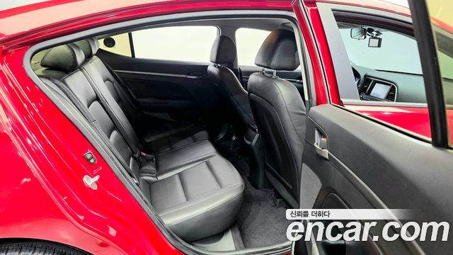 Hyundai AVANTE 2016 — photo 18