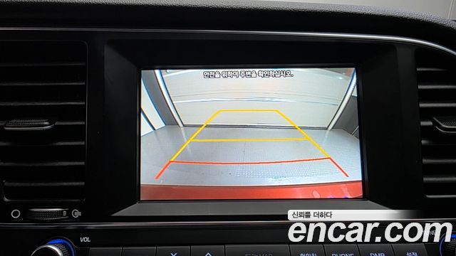 Hyundai AVANTE 2016 — photo 21