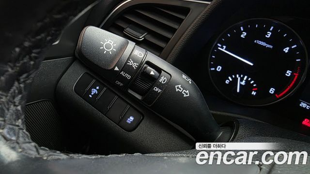 Hyundai AVANTE 2016 — photo 24