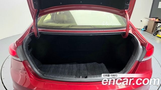 Hyundai AVANTE 2016 — photo 26