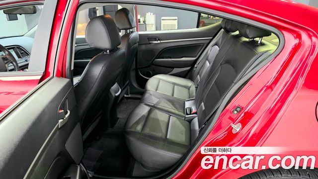 Hyundai AVANTE 2016 — photo 16