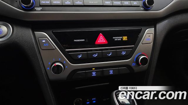 Hyundai AVANTE 2016 — photo 30