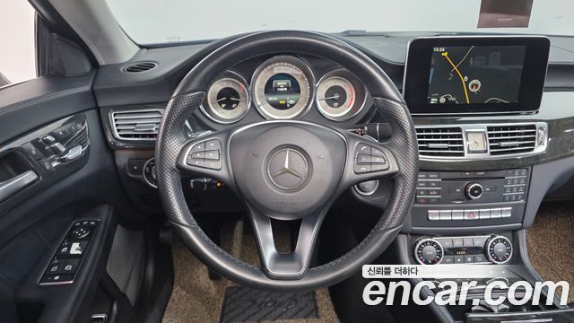 Mercedes-Benz CLS-Class 2016 — photo 13